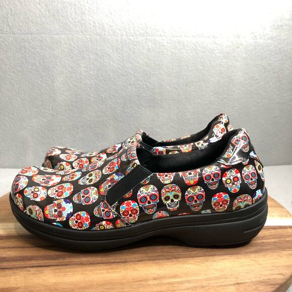 Easy Works by Easy Street Women's Size 9.5 M Skull Leather Patent Black 20-0201 - Picture 3 of 9